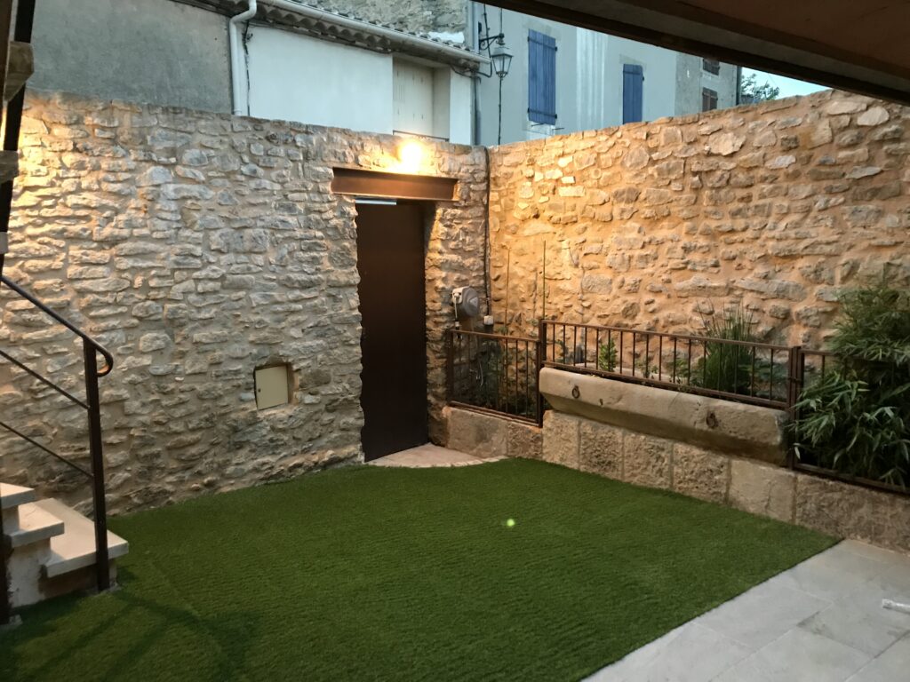 Mur de soutènement en pierre
